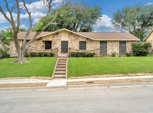 2210 Warm Springs Rd, Mesquite, TX 75149