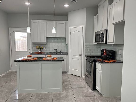 2nd image of 11125 Palmillas Loop