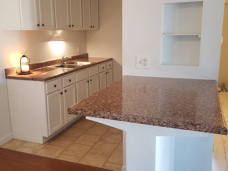 262 W Centralia St #5 — Photo 1
