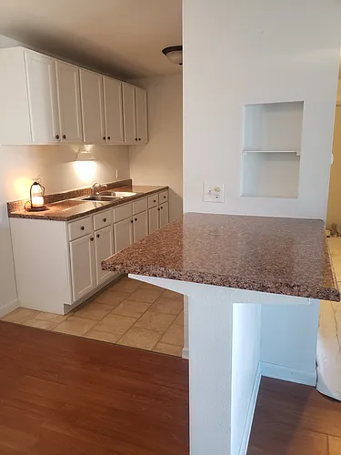 262 W Centralia St #5 Photo 1