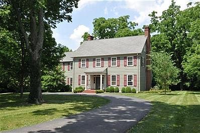 1st image of 8 Deepwood Dr