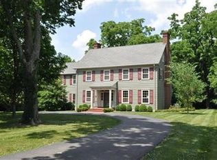 8 Deepwood Dr, Lexington, KY 40505