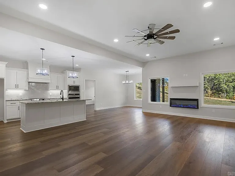 1000 Duke Dr — Photo 4