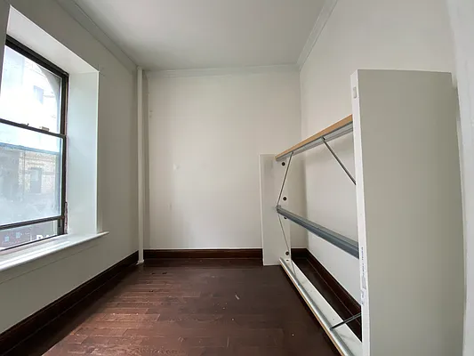 Rented by Kahen Properties | media 22