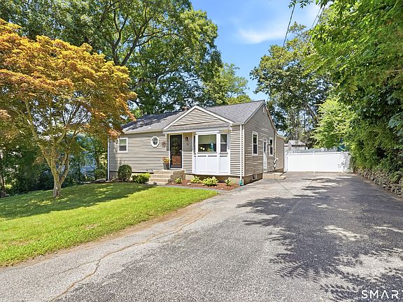 2nd image of 31 Sunset Drive