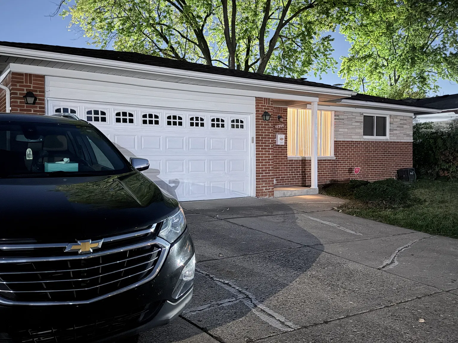 3 bed, 2000 sqft, $2,100 — Photo 1