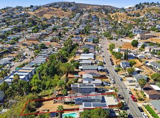 918 Galopago St, Spring Valley, CA 91977