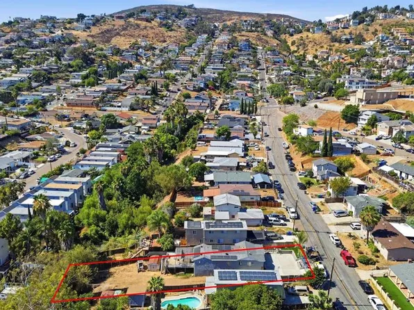 918 Galopago St, Spring Valley, CA 91977