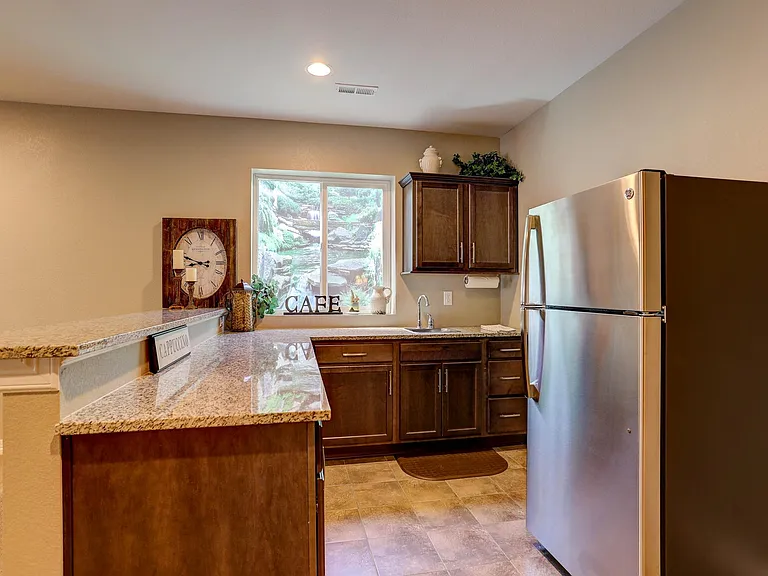 610 Grenville Cir — Photo 19