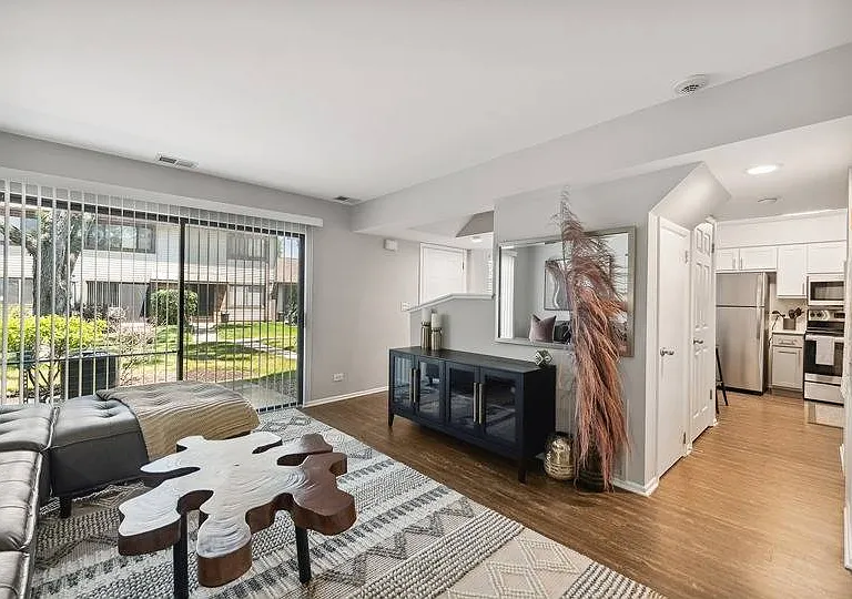 Arrive Oak Brook Heights — Photo 9