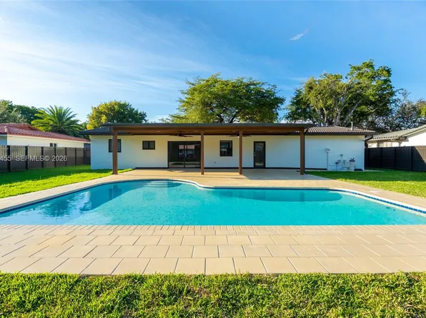 14515 Mahogany Ct, Miami Lakes, FL 33014