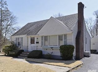 3214 Union Blvd, East Islip, NY 11730