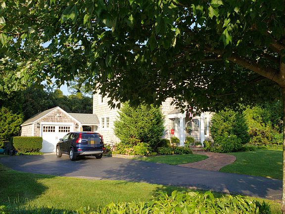 2nd image of 136 Bayway Ave