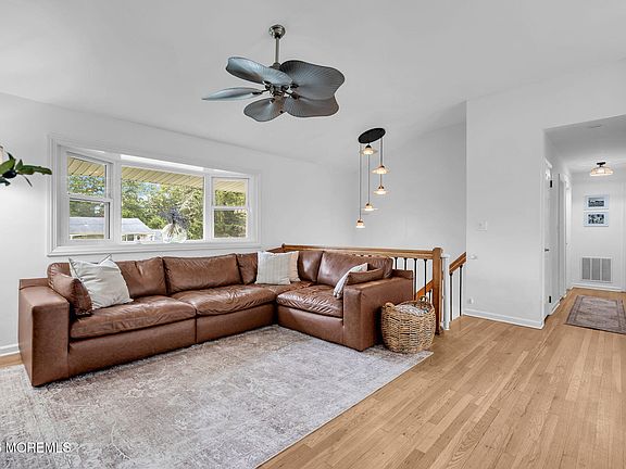 5th image of 9 Kensington Drive