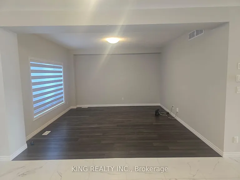 4087 Campbell St N — Photo 20