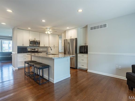 2nd image of 6522 Thornhurst Ct