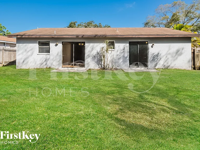 2813 Eagle Run Cir S — Photo 15
