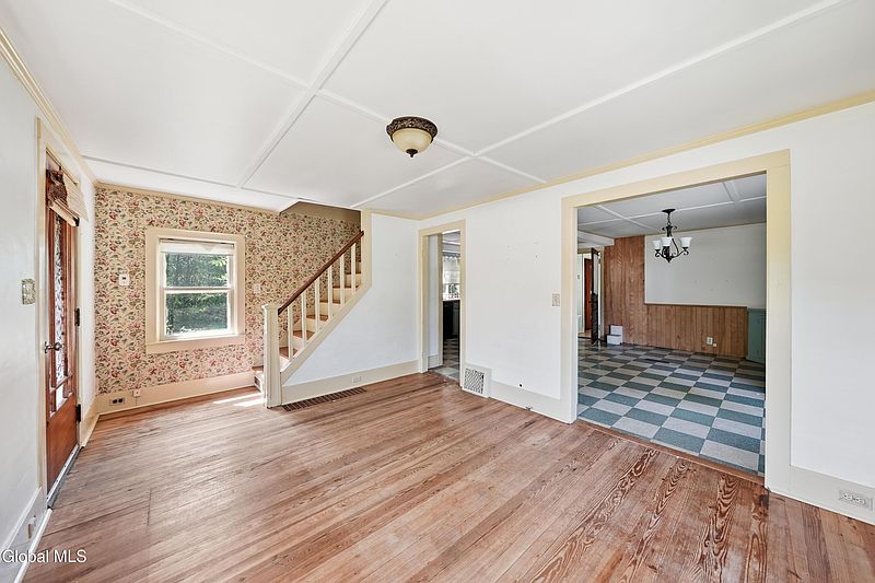 4th image of 43 Spring Street