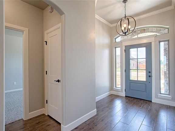 4th image of 4600 Hidalgo Dr