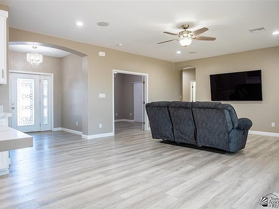 3rd image of 4669 E Nine Iron Ln