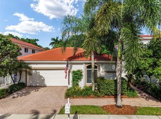 1221 Bel Aire Dr E, Pembroke Pines, FL 33027