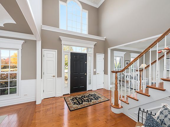 4th image of 2408 New Haven Dr