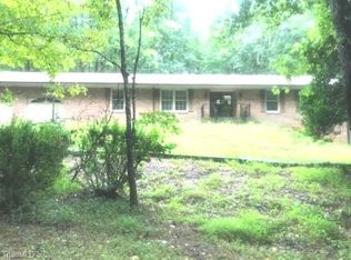 3509 Ridgeway Dr, Pfafftown, NC 27040