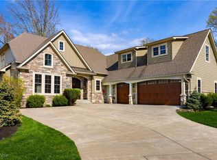 2781 Country Club Blvd, Rocky River, OH 44116