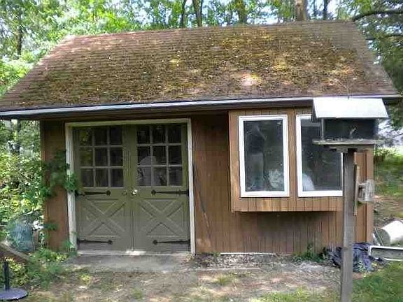 5th image of 22988 Cambridge Ct