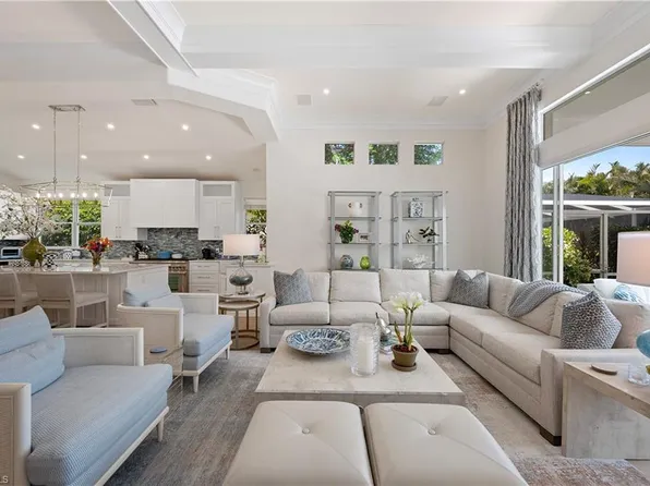 1813 Winding Oaks WAY, NAPLES, FL 34109