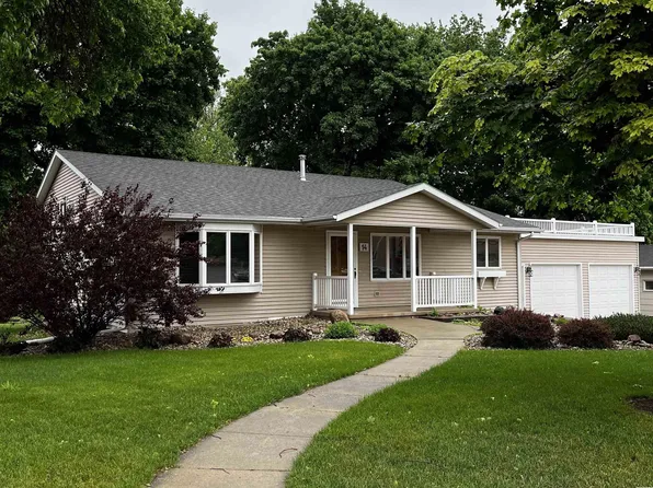 14 9th St SE, Sioux Center, IA 51250