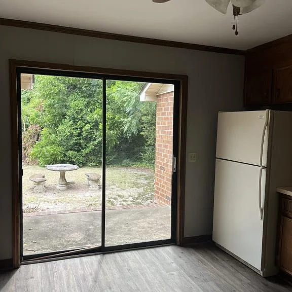 113 Oak St #3 — Photo 2