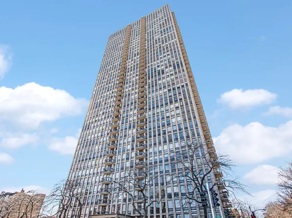 1660 N Lasalle St #707, Chicago, IL 60614