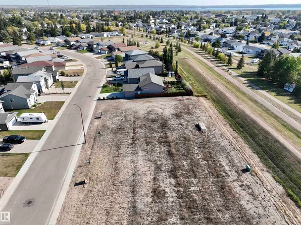 5557 55th Ave, Redwater, AB T0A 2W0