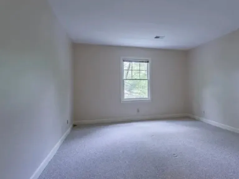 2304 Defoors Ferry Rd NW — Photo 10