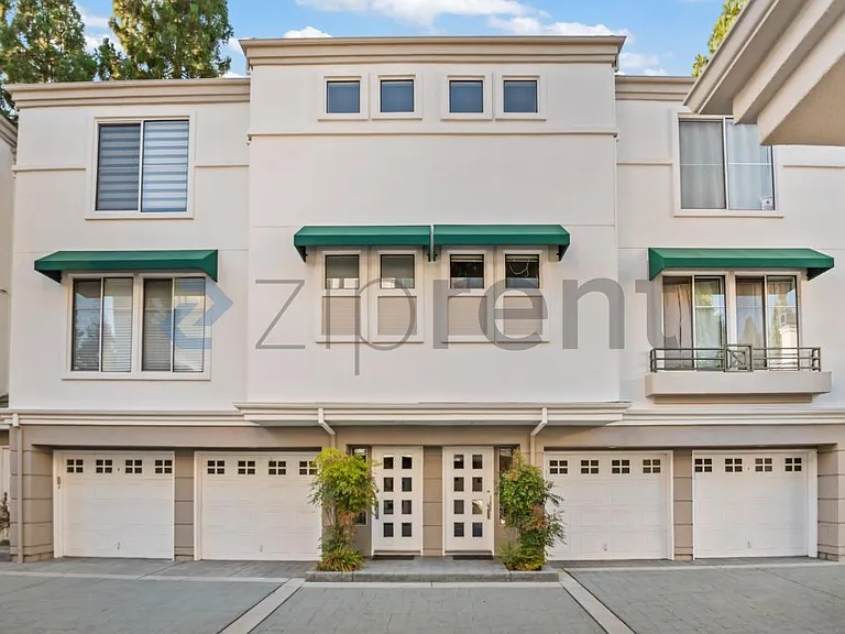 440 Navaro Pl #219 — Photo 2