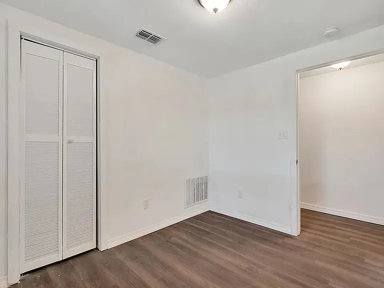 2147 Keith St — Photo 6