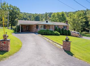 216 McKenzie Ave, Narrows, VA 24124