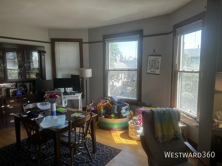 2035 N Sawyer Ave #2 — Photo 2