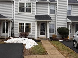32 Eaton Ct, Newtown, PA 18940