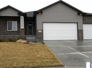 7300 Fairbanks Pl, Lincoln, NE 68516