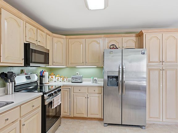 5th image of 158 Breckenridge Ct