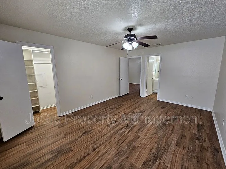 311 Bryant Ln — Photo 11