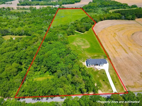 W9650 Rucks Road, Cambridge, WI 53523