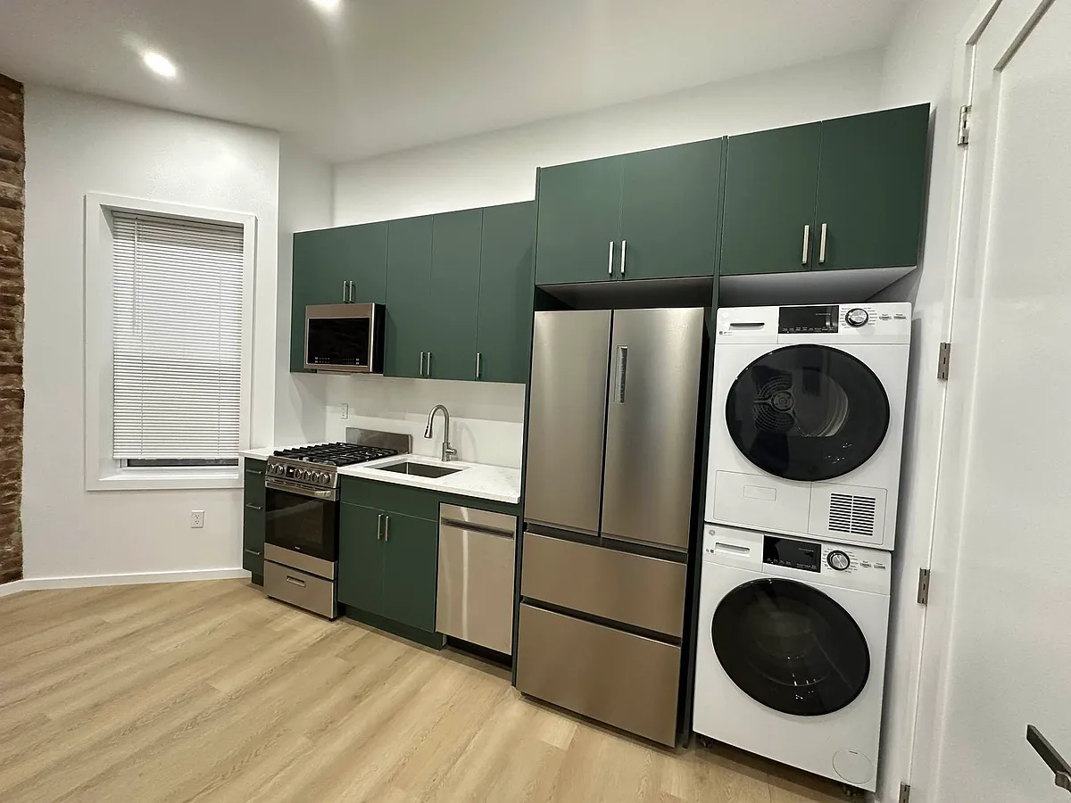 Building Photo - 74-45 62nd St #2B