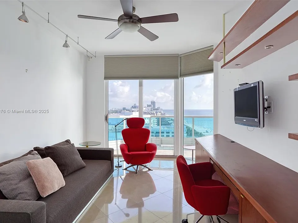 5025 Collins Ave #2107