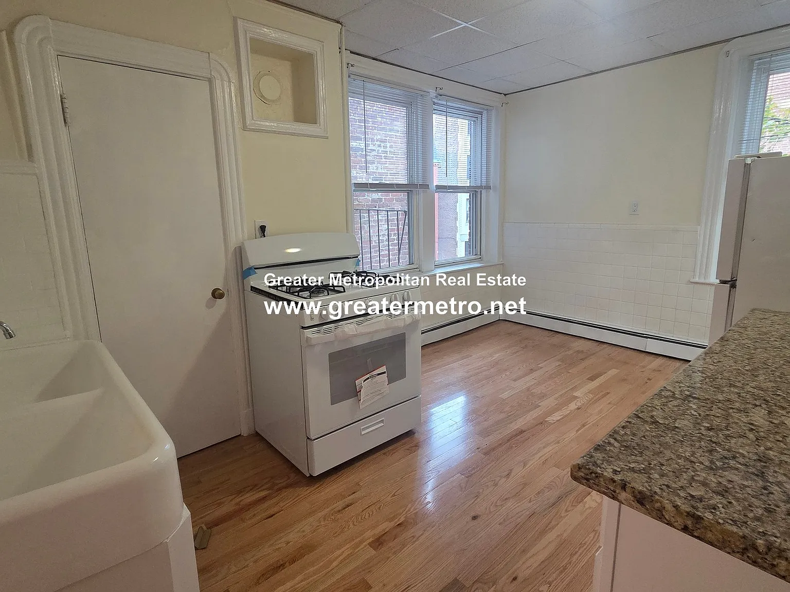 1 bed, 450 sqft, $2,400 — Photo 2