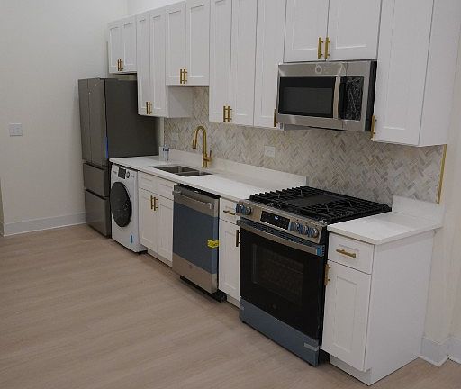 3rd image of 4004 N Bell Ave #2243-1