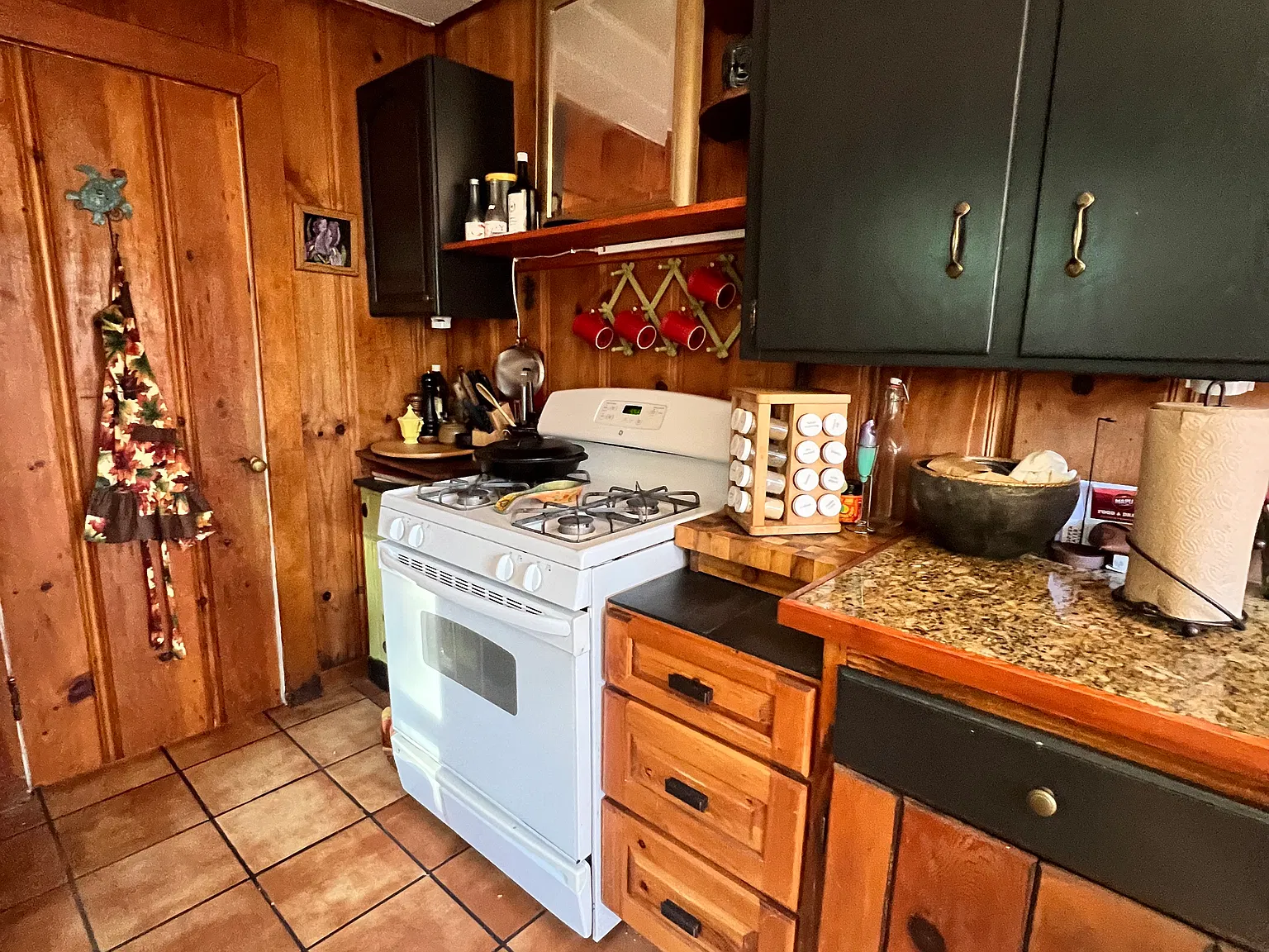 2 bed, 700 sqft, $1,850 — Photo 2