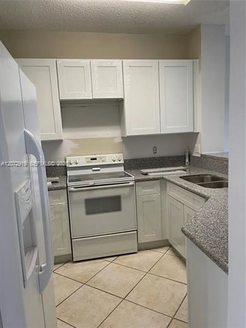 321 SW 120th Ave th 321, Pembroke Pines, FL 33025 — Photo 4